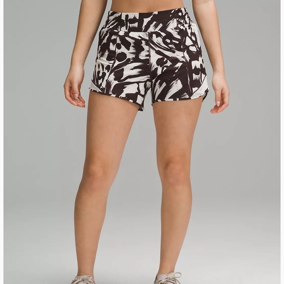 LULULEMON Hotty Hot High-Rise Lined Short 4" - Picture 2 of 8